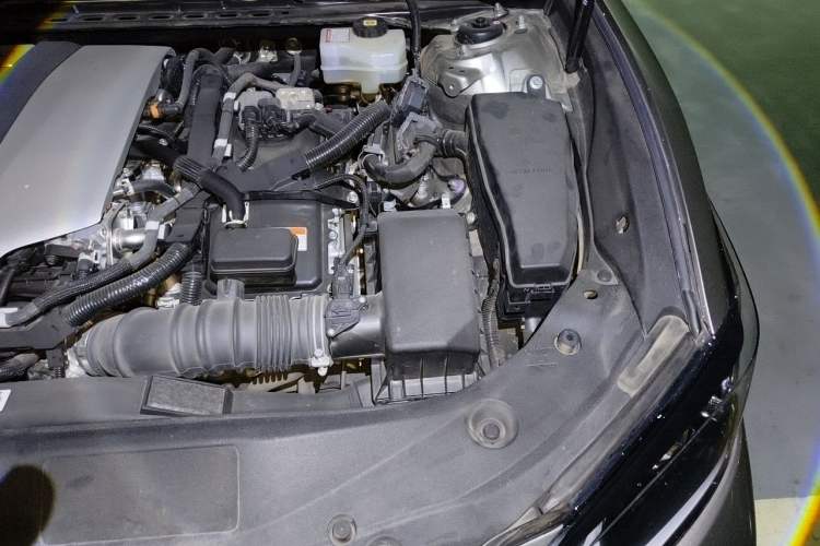 Used Lexus ES 2020 300h Premier Edition Engine Bay Left