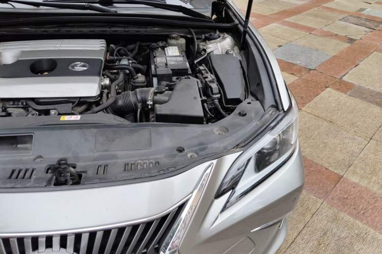 Used Lexus ES 2020 200 Excellence Edition Engine Bay Left