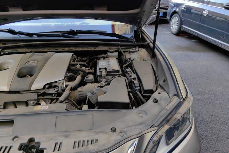 Used Lexus ES 2020 260 Excellence Edition Engine Bay Left
