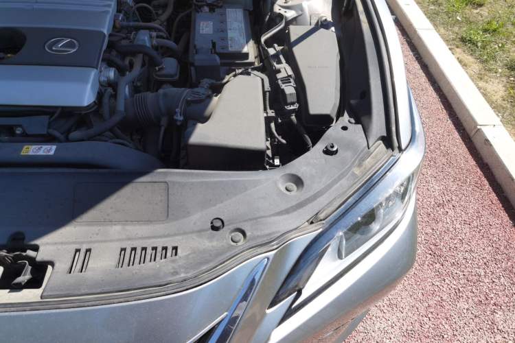 Used Lexus ES 2020 200 Excellence Edition Engine Bay Left