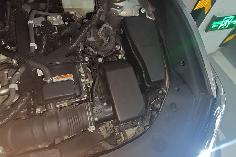 Used Lexus ES  Engine Bay Left