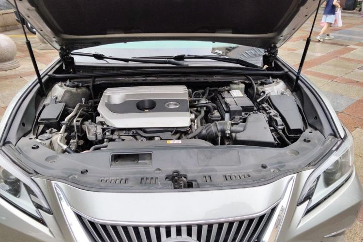 Used Lexus ES 2020 200 Excellence Edition Engine Bay