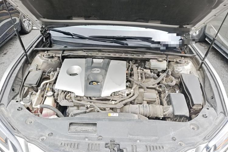 Used Lexus ES 2020 300h Executive Edition Engine Bay
