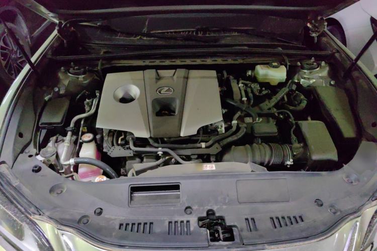 Used Lexus ES 2020 300h Premier Edition Engine Bay