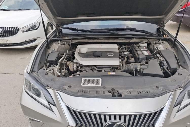 Used Lexus ES 2020 200 Excellence Edition Engine Bay Right