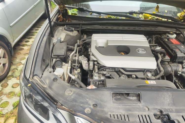 Used Lexus ES 2020 200 Excellence Edition Engine Bay Right