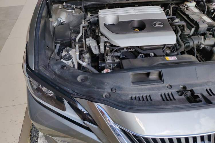 Used Lexus ES 2020 200 Excellence Edition Engine Bay Right