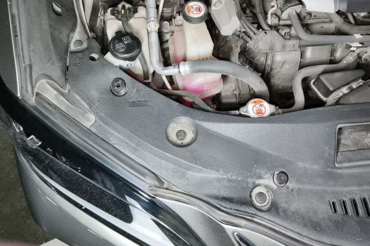 Used Lexus ES 2020 300h Premier Edition Engine Bay Right