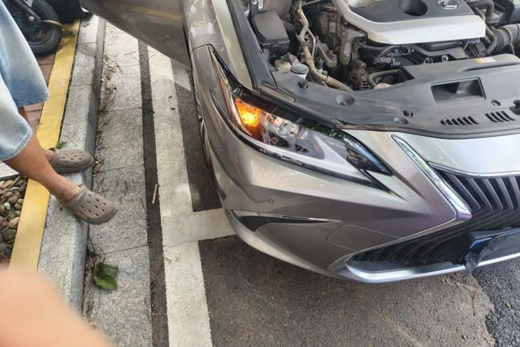Used Lexus ES 2020 200 Excellence Edition Engine Bay Right