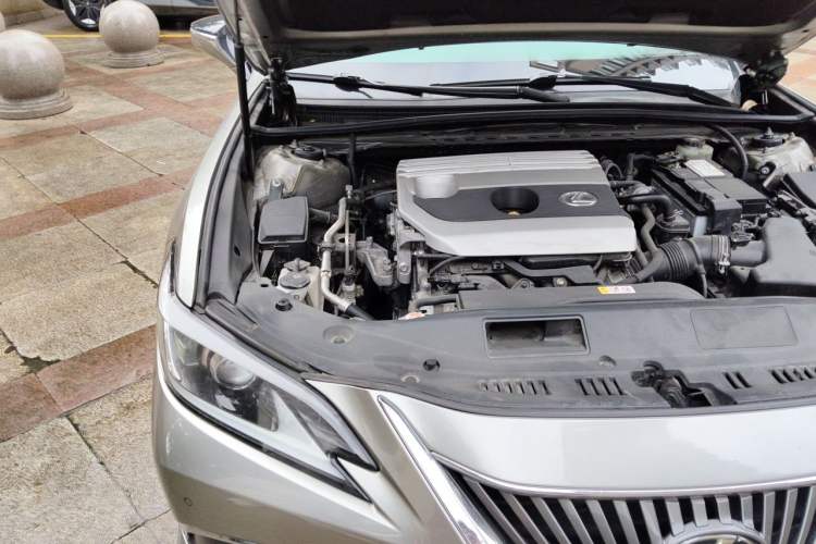 Used Lexus ES 2020 200 Excellence Edition Engine Bay Right