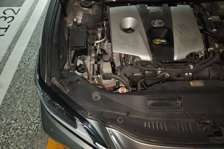 Used Lexus ES 2020 300h Premier Edition Engine Bay Right