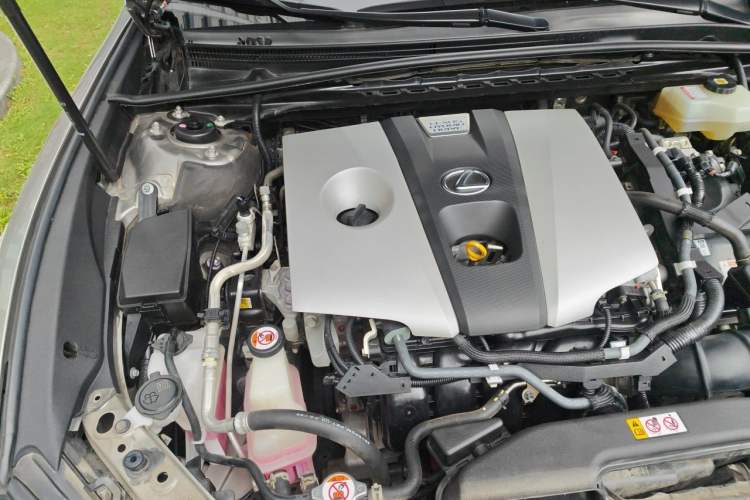 Used Lexus ES  Engine Bay Right