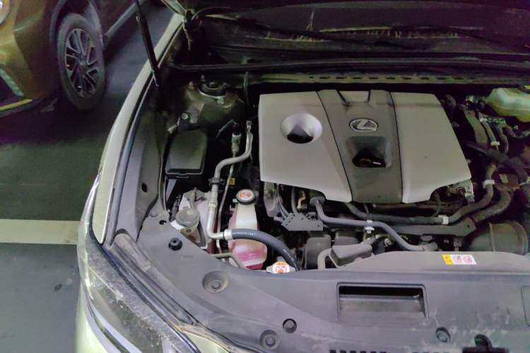Used Lexus ES 2020 300h Premier Edition Engine Bay Right