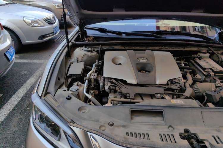 Used Lexus ES 2020 260 Excellence Edition Engine Bay Right