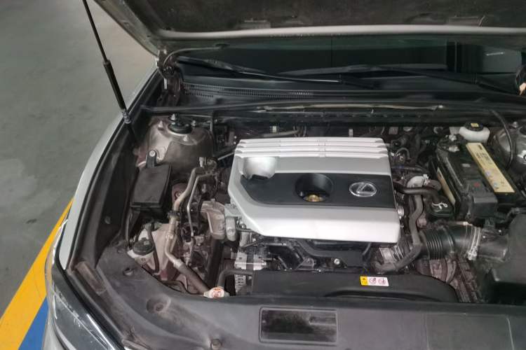 Used Lexus ES 2020 200 Excellence Edition Engine Bay Right