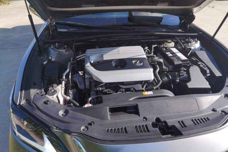 Used Lexus ES 2020 200 Excellence Edition Engine Bay Right