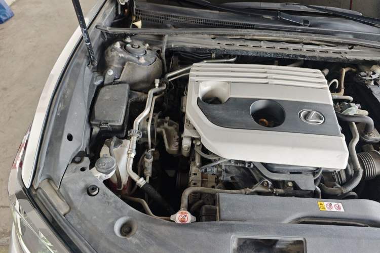 Used Lexus ES 2020 200 Excellence Edition Engine Bay Right