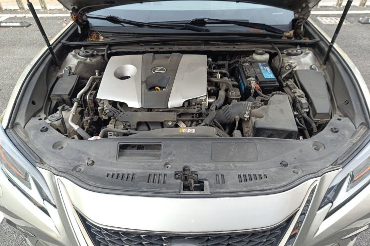 Used Lexus ES 2020 260 F SPORT Engine Bay