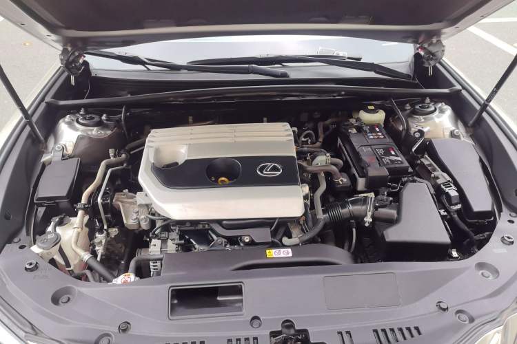 Used Lexus ES 2020 200 Excellence Edition Engine Bay