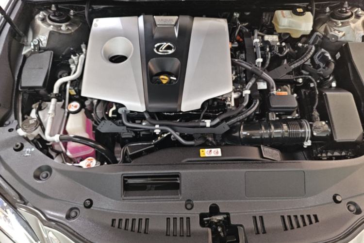 Used Lexus ES 2020 300h Premium Edition Engine Bay