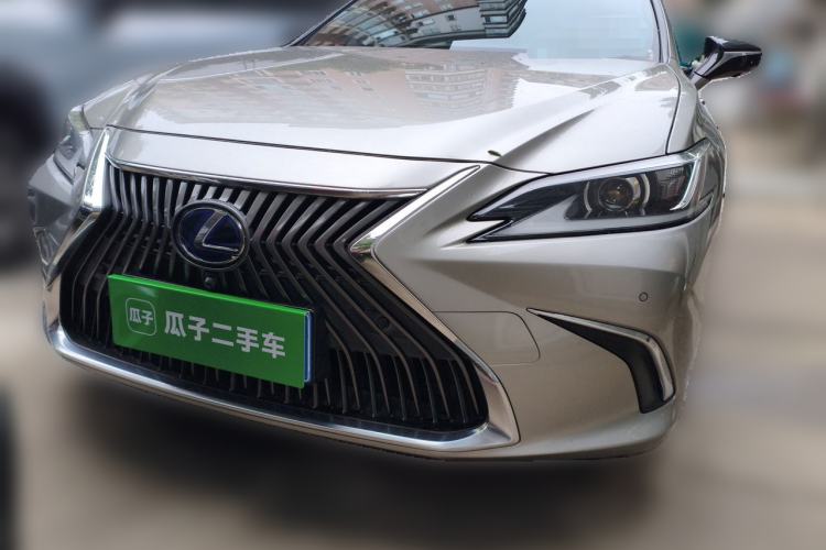 Used Lexus ES 2020 300h Premier Edition Exterior 1