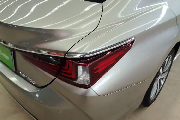 Used Lexus ES 2020 200 Excellence Edition Exterior 1