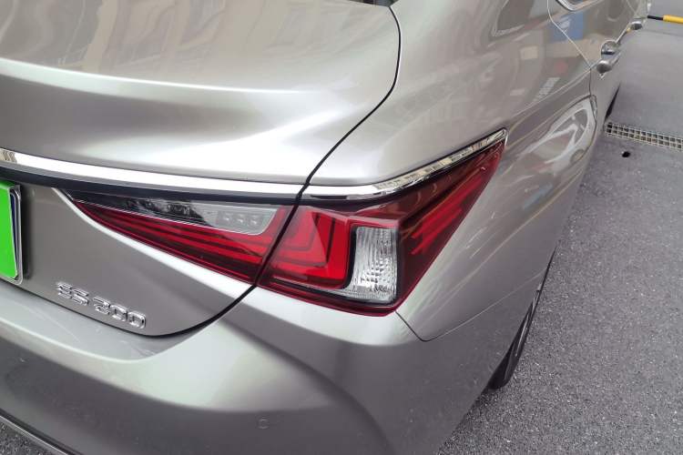Used Lexus ES 2020 200 Excellence Edition Exterior 1