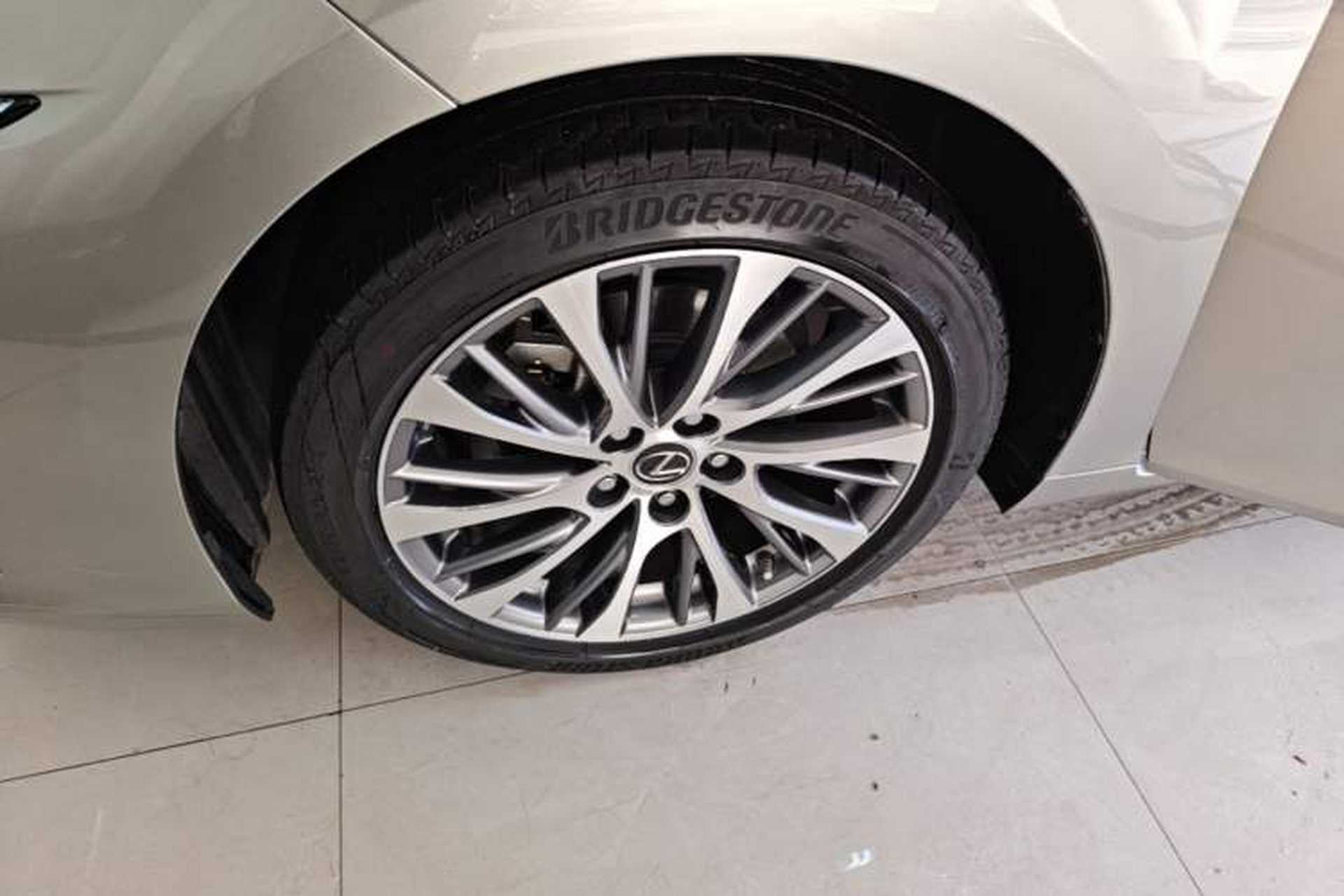 Used Lexus ES 2020 300h Premium Edition Exterior 1