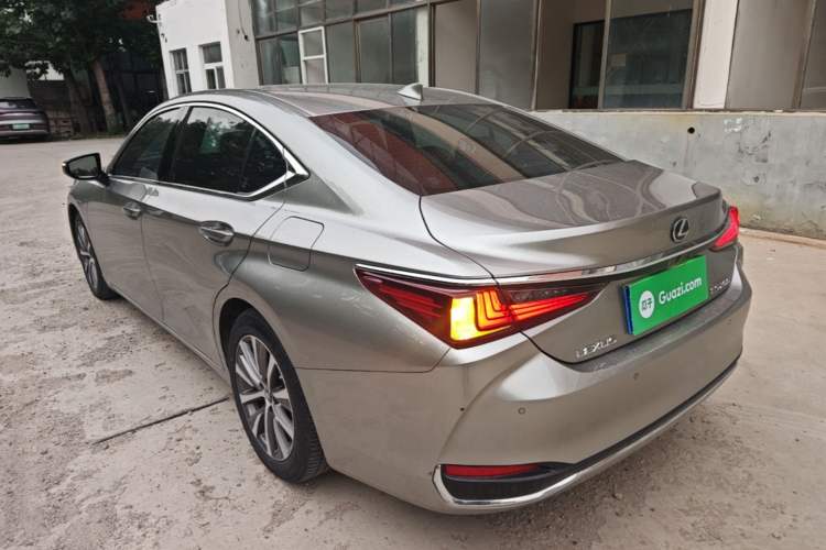 Used Lexus ES 2020 200 Excellence Edition Exterior 2