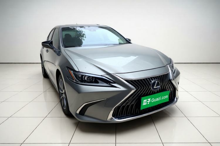 Used Lexus ES 2020 300h Premier Edition Exterior 2