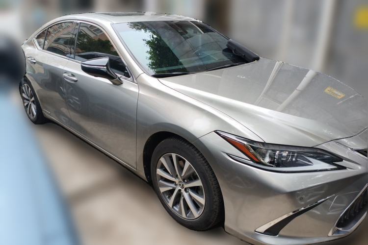 Used Lexus ES 2020 300h Premier Edition Exterior 2