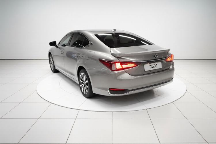 Used Lexus ES 2020 300h Premier Edition Exterior 2