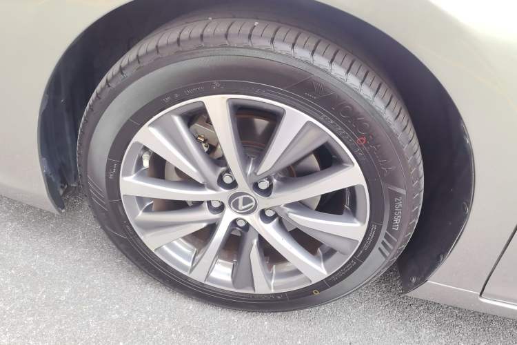 Used Lexus ES 2020 200 Excellence Edition Exterior 2