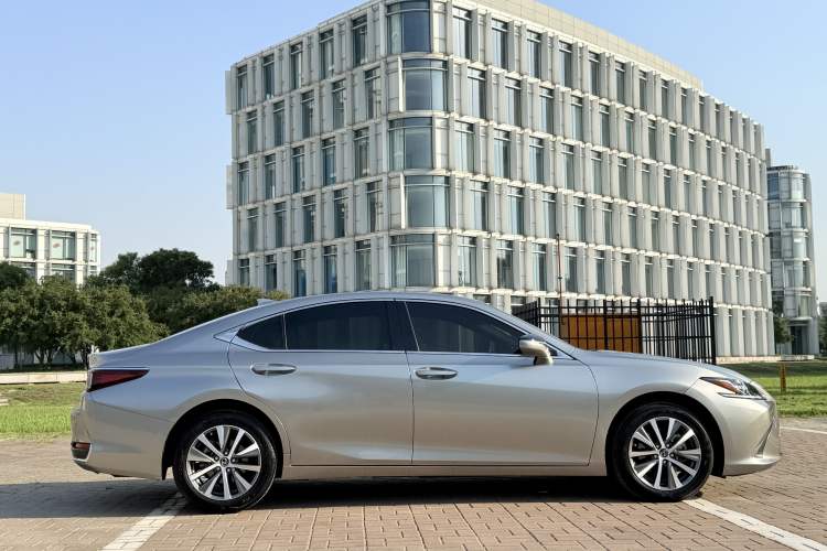 Used Lexus ES 2020 200 Excellence Edition Exterior 3