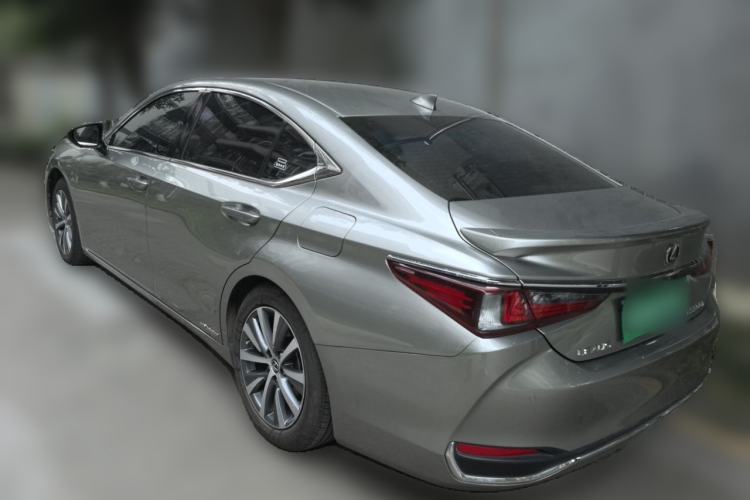 Used Lexus ES 2020 300h Premier Edition Exterior 3