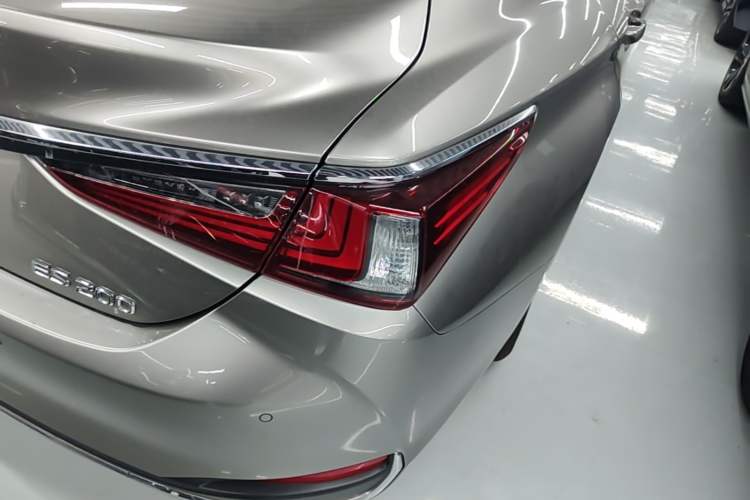 Used Lexus ES 2020 200 Excellence Edition Exterior 3