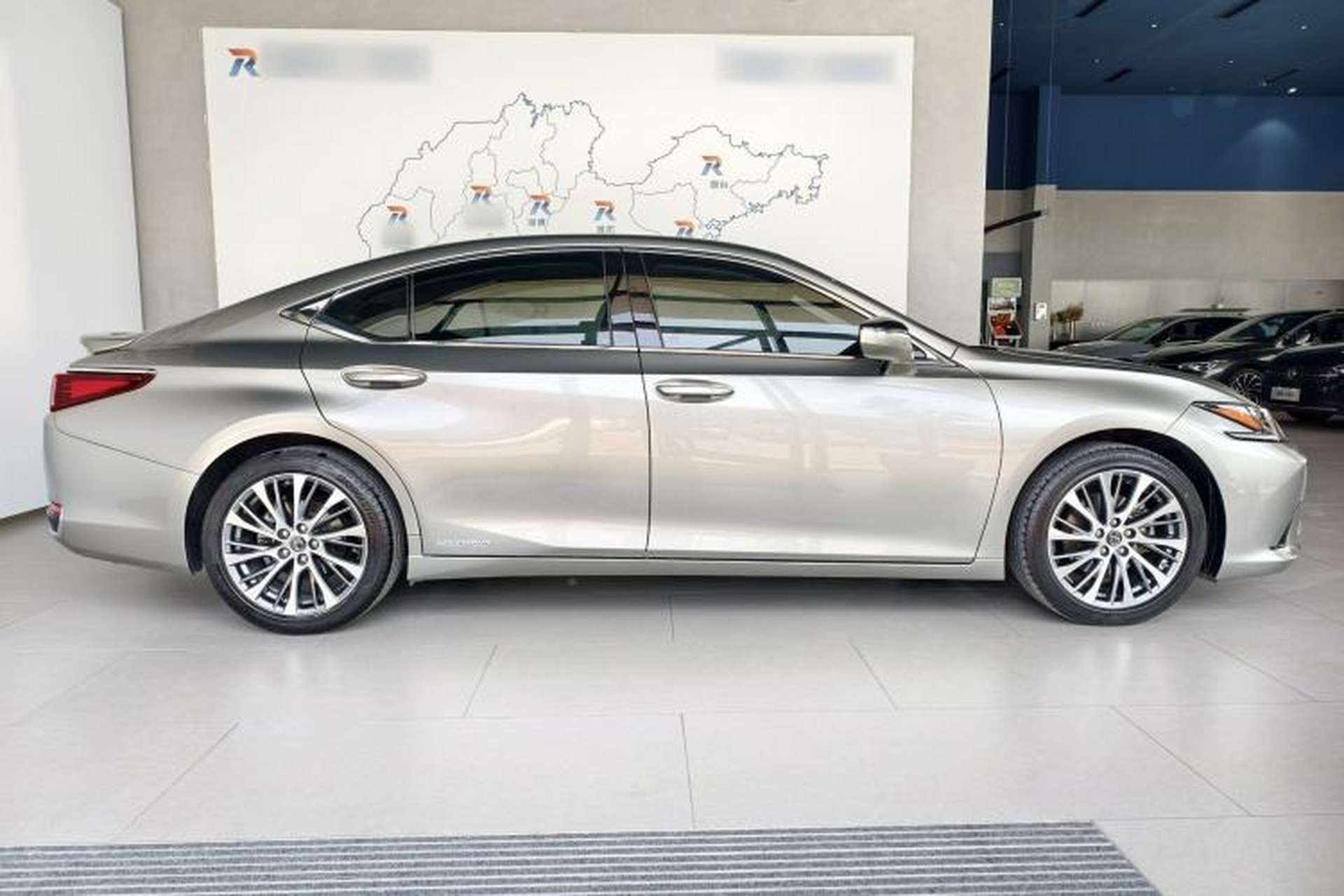 Used Lexus ES 2020 300h Premium Edition Exterior 3