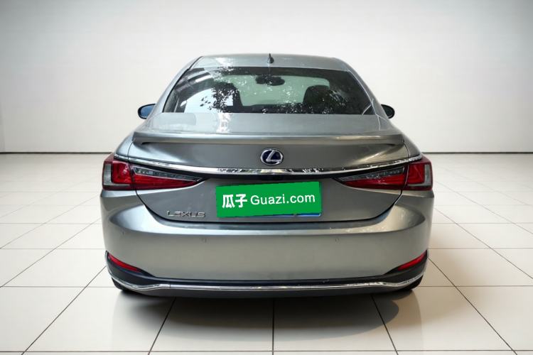 Used Lexus ES 2020 300h Premier Edition Exterior 4