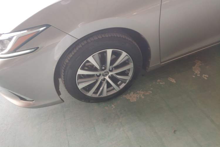 Used Lexus ES 2020 200 Excellence Edition Exterior 4