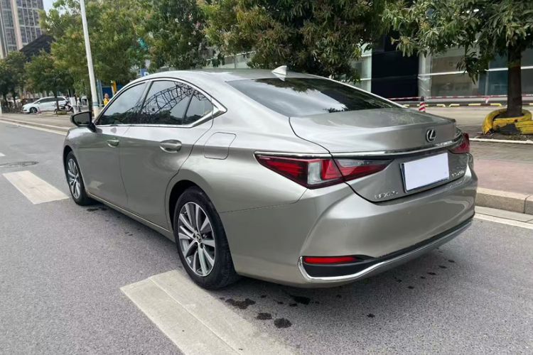 Used Lexus ES 2020 200 Excellence Edition Exterior 4