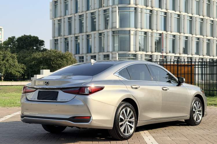 Used Lexus ES 2020 200 Excellence Edition Exterior 4