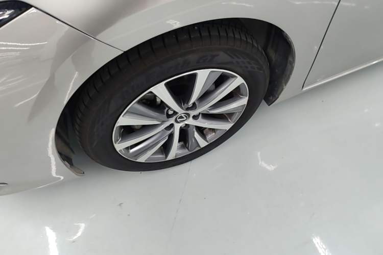 Used Lexus ES 2020 200 Excellence Edition Exterior 4