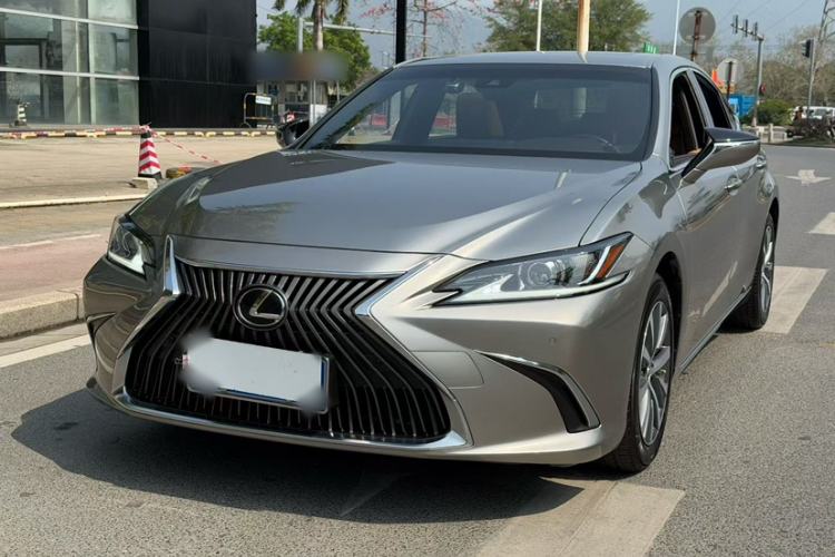 Used Lexus ES 2020 200 Excellence Edition Exterior 4