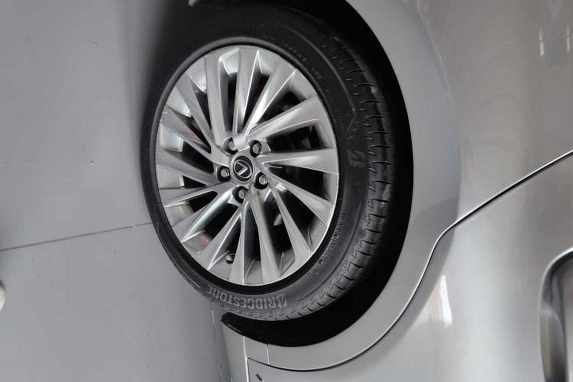 Used Lexus ES 2020 300h Executive Edition Exterior 5