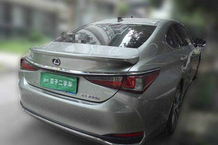 Used Lexus ES 2020 300h Premier Edition Exterior 5