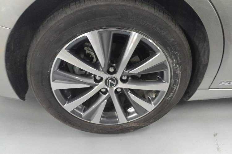 Used Lexus ES 2020 300h Premier Edition Exterior 5