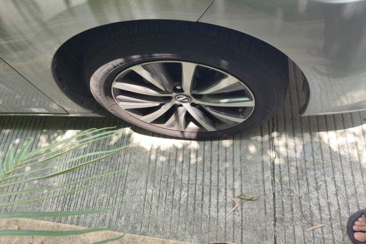 Used Lexus ES 2020 200 Excellence Edition Exterior 7