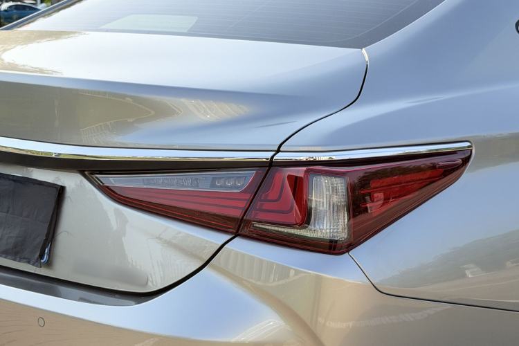 Used Lexus ES 2020 200 Excellence Edition Exterior 7