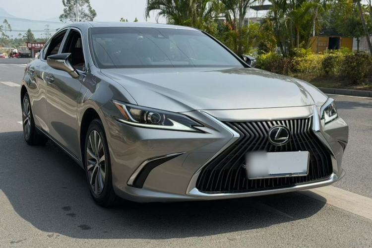Used Lexus ES 2020 200 Excellence Edition Exterior 7