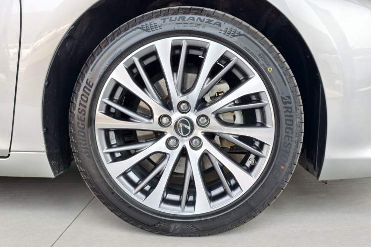 Used Lexus ES 2020 300h Premium Edition Exterior 8